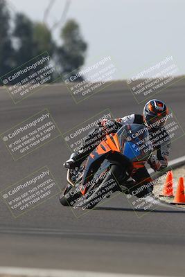 media/Nov-01-2025-TrackDaz (Sat) [[2b4d5192bc]]/B Group/1220pm (Turn 2 Outside)/